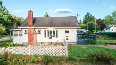 566 E Willard, Lansing, MI 48910 photo 4