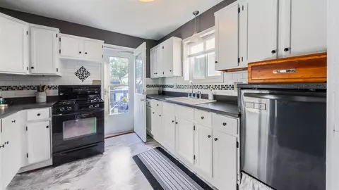 566 E Willard, Lansing, MI 48910 photo 15