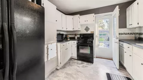 566 E Willard, Lansing, MI 48910 photo 16