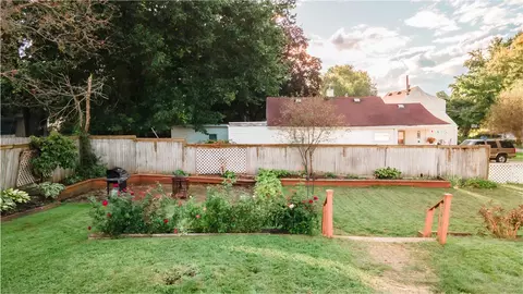 566 E Willard, Lansing, MI 48910 photo 39