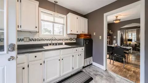 566 E Willard, Lansing, MI 48910 photo 18