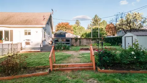566 E Willard, Lansing, MI 48910 photo 37