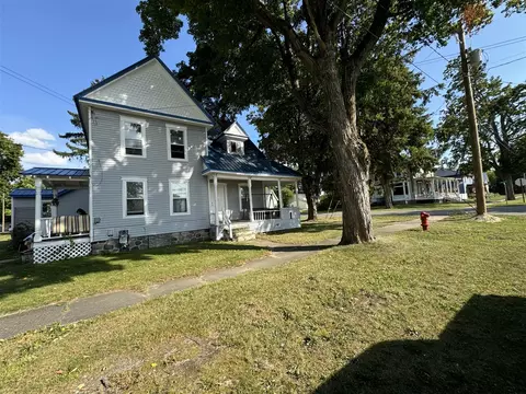 204 White, Howard City, MI 49329