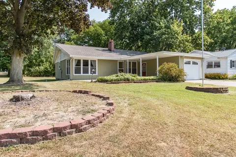 214 Fairfield, Paw Paw, MI 49079
