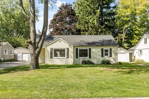 1949 Washington, Algonac, MI 48001