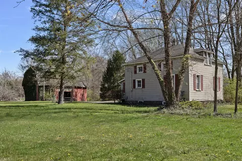 5001 Hipps Holw, Eau Claire, MI 49111