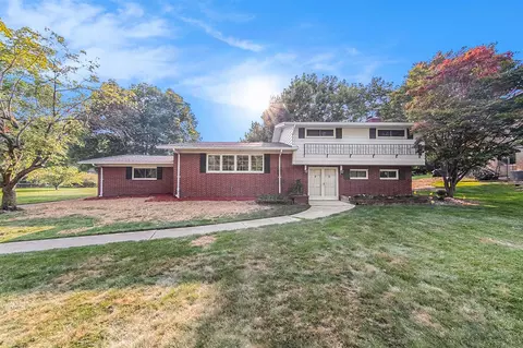 45270 Harmony, Belleville, MI 48111