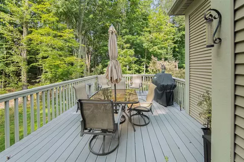 Exterior - 2127 Lake Wood, Jackson, MI 49203 photo 2 of 6