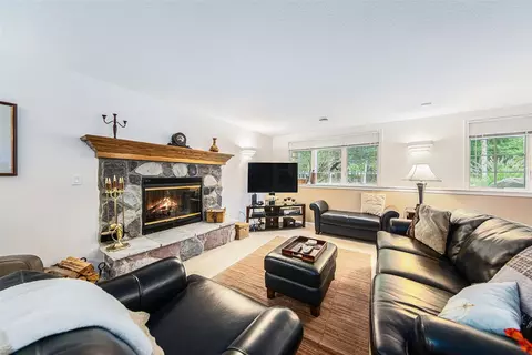 Living - 2127 Lake Wood, Jackson, MI 49203 photo 6 of 6