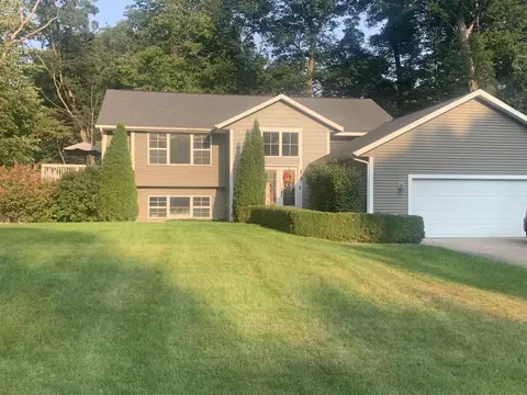 6632 East Pt, Fruitport, MI 49415