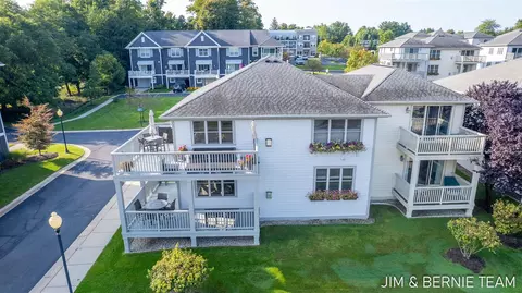 200 Garden #B, Douglas, MI 49406
