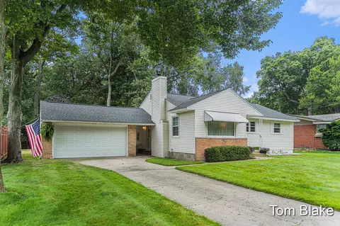 3025 Beach, Muskegon, MI 49441