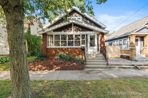 1055 White, Grand Rapids, MI 49504
