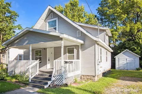 209 E Hazel, Lansing, MI 48910