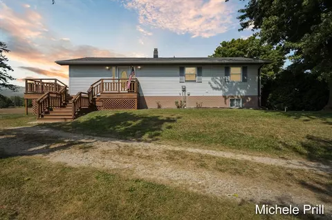12556 S Goddard, Lake Odessa, MI 48849