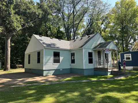 3001 N Blackstone, Colon, MI 49040