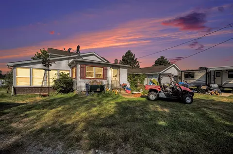 21168 Mahnke, Mendon, MI 49072