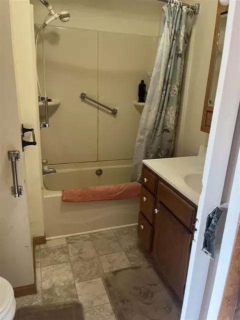 Bath - 2046 E Baseline, Hart, MI 49420 photo 1 of 2