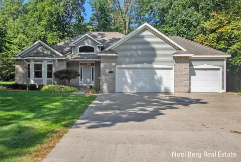 2724 Hittle Crk, Fruitport, MI 49415