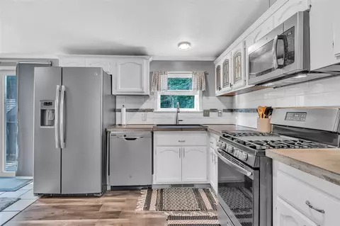 Kitchen - 36241 Cypress, Romulus, MI 48174 photo 3 of 4