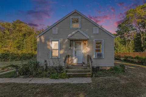 9147 3rd, Berrien Springs, MI 49103