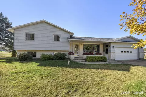 1904 138th, Dorr, MI 49323