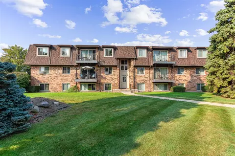 501 Riviera #148, Saint Clair Shores, MI 48080