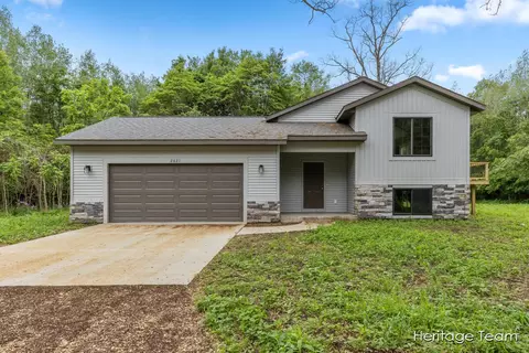 2415 54th, Fennville, MI 49408