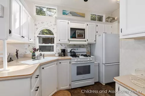 Kitchen - 4799 S Spruce, White Cloud, MI 49349 photo 2 of 3