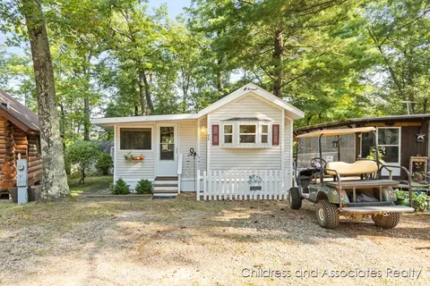 4799 S Spruce, White Cloud, MI 49349