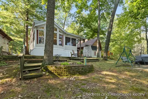 Exterior - 4799 S Spruce, White Cloud, MI 49349 photo 5 of 9