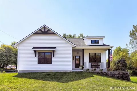 272 E Ash, Cedar Springs, MI 49319