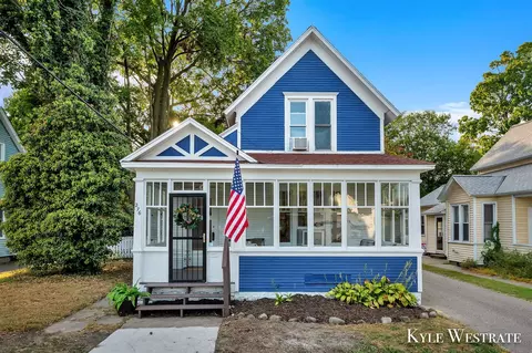 276 Van Raalte, Holland, MI 49423