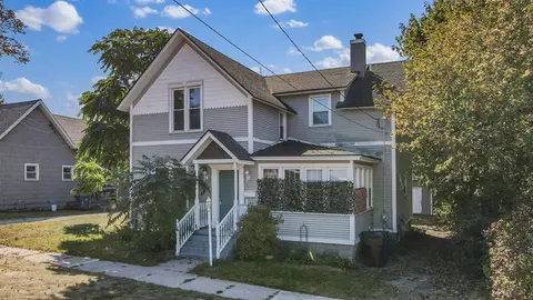 237 2nd, Manistee, MI 49660