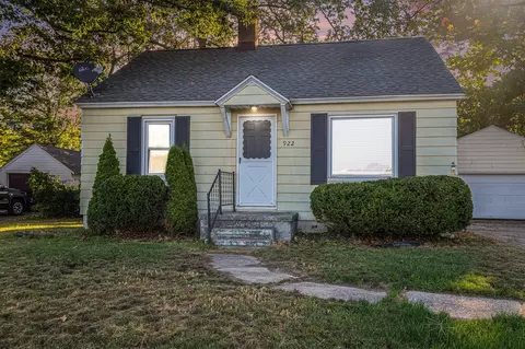 922 Quarterline, Muskegon, MI 49442
