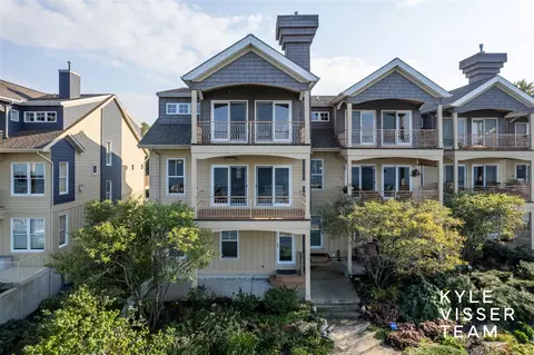 1651 S S Shr, Holland, MI 49423
