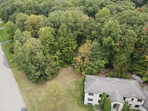 4108 Maracaibo Shrs, Grand Rapids, MI 49546