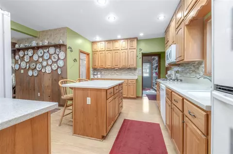 89 E Chicago, Quincy, MI 49082 photo 18