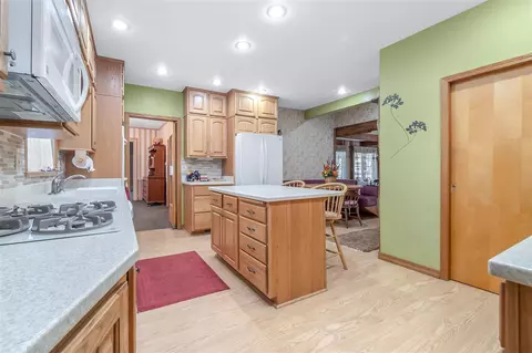 89 E Chicago, Quincy, MI 49082 photo 17