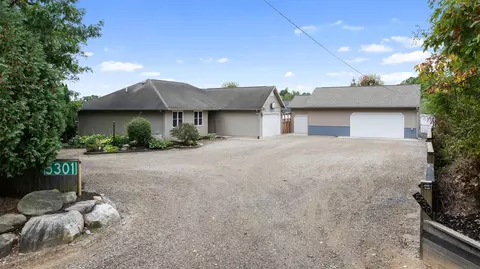 5301 Ann Arbor, Jackson, MI 49201
