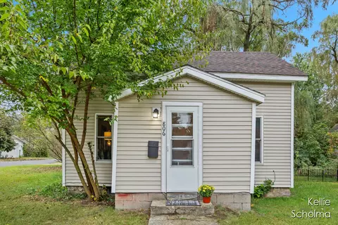 806 Alderman, Belding, MI 48809