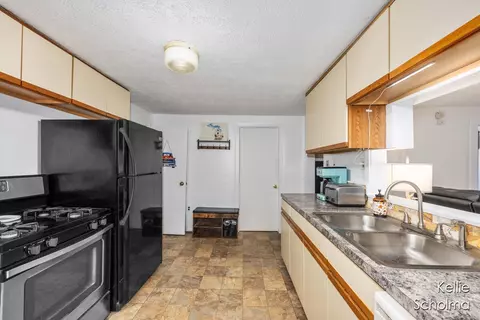 Kitchen - 806 Alderman, Belding, MI 48809 photo 4 of 4