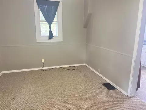 Living - 307 3rd, Jackson, MI 49201 photo 2 of 2