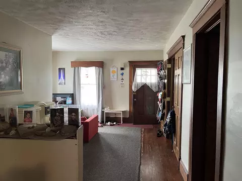 Entry Way - 532 Blackman, Jackson, MI 49201 photo 1 of 3