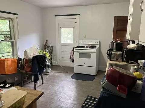 Kitchen - 532 Blackman, Jackson, MI 49201 photo 4 of 6