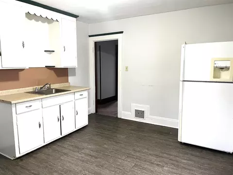 Kitchen - 532 Blackman, Jackson, MI 49201 photo 2 of 6