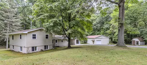 6510 Folks, Horton, MI 49246