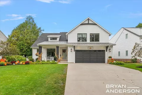 1029 Pinecrest, East Grand Rapids, MI 49506