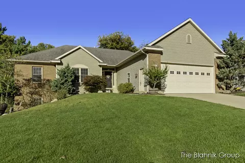 1967 Oakridge, Grand Rapids, MI 49504