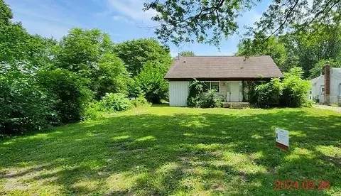 14015 Sheldon, Belleville, MI 48111